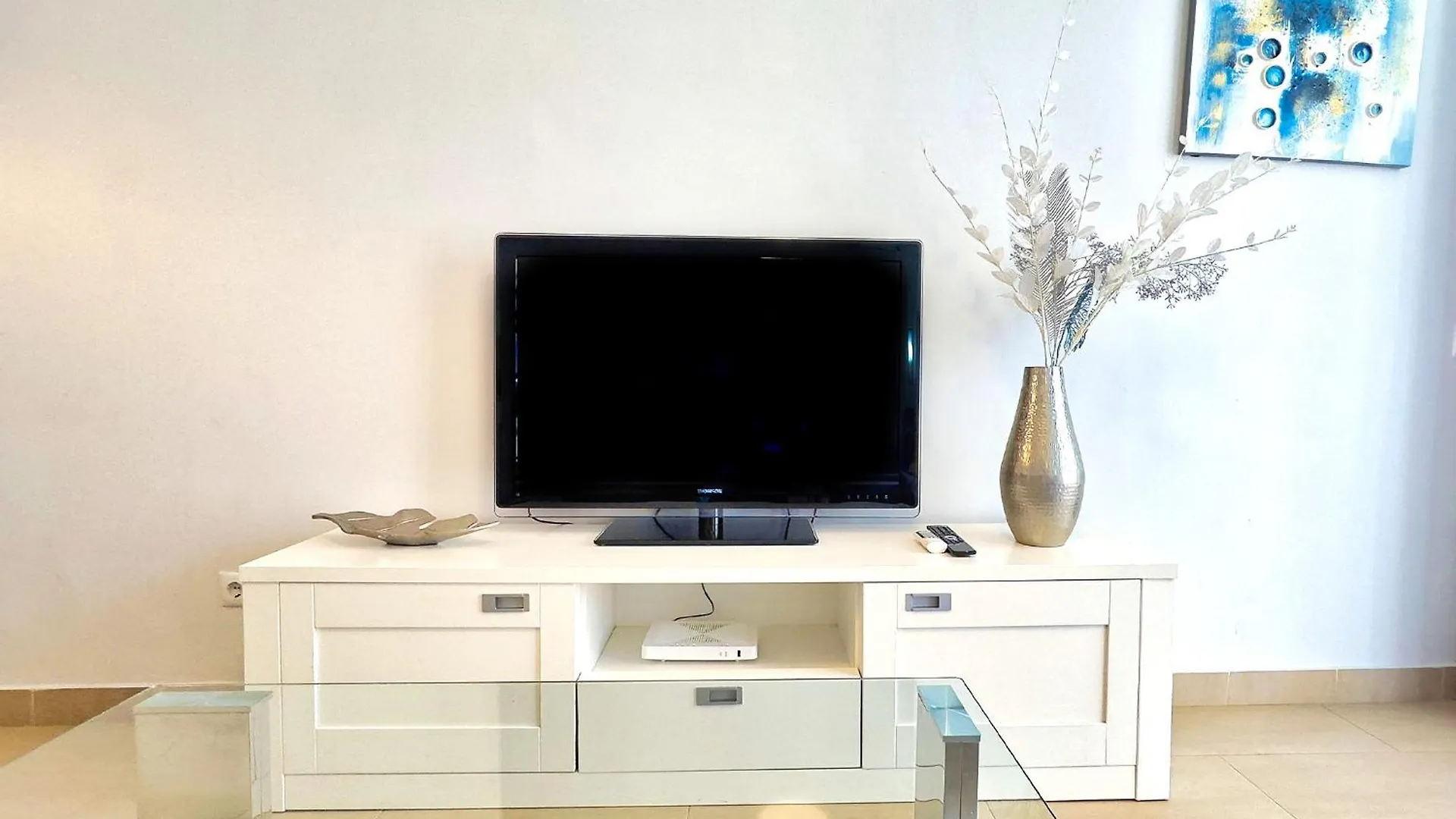 Modern Renovated One Bed Apartment In Edificio Apolo Marbella Center
